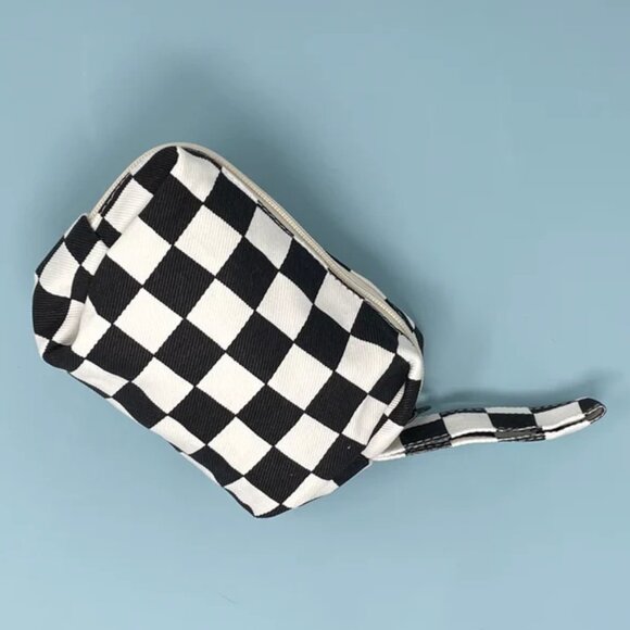 NWT Canvas Zippered Black Checkerboard Makeup Clutch - Picture 2 of 6